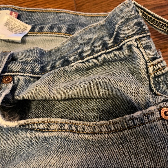 Vintage Levi’s 550 Jean Shorts - Picture 9 of 13
